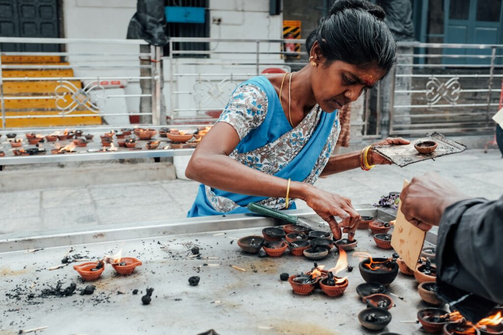 働くインドの女性